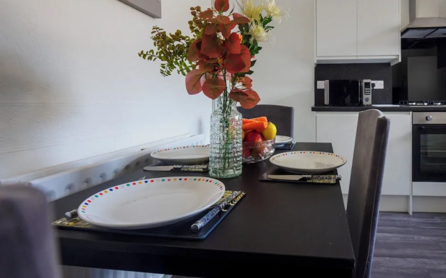 12 Cornwallis Lodge Family Room 2