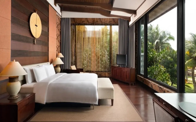 Le Meridien Shimei Bay Beach Resort & Spa