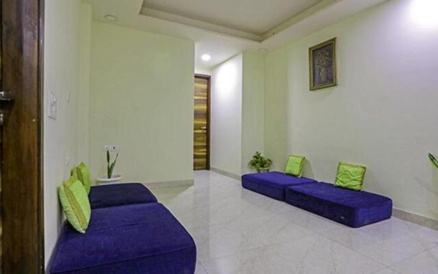 Fabhotel White House Bnb