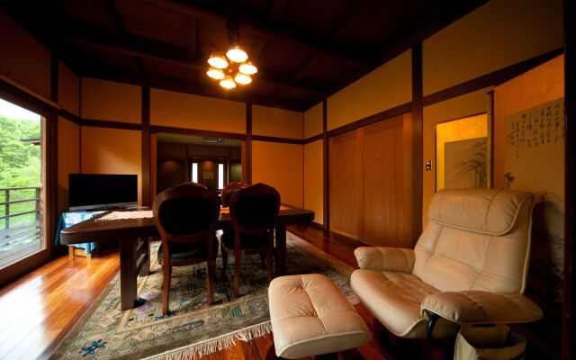 Shukubo Kawaseminoshou - The Kingfisher resort -