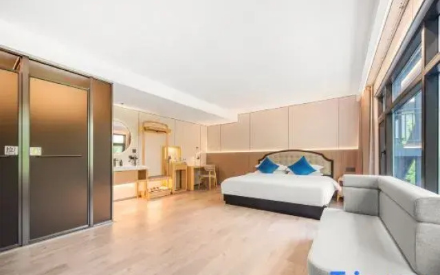 Huangbo Hotel (Nanchang Dream Times 520Park Cultural and Creative Park)