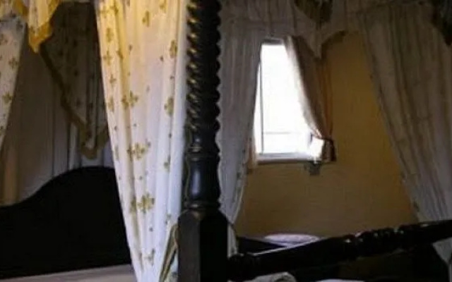 Old Crown Hotel