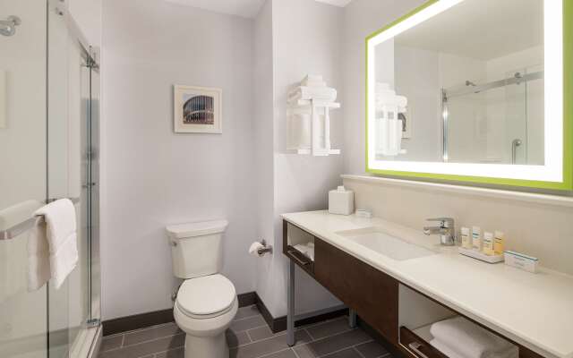 Hampton Inn & Suites Raleigh Midtown