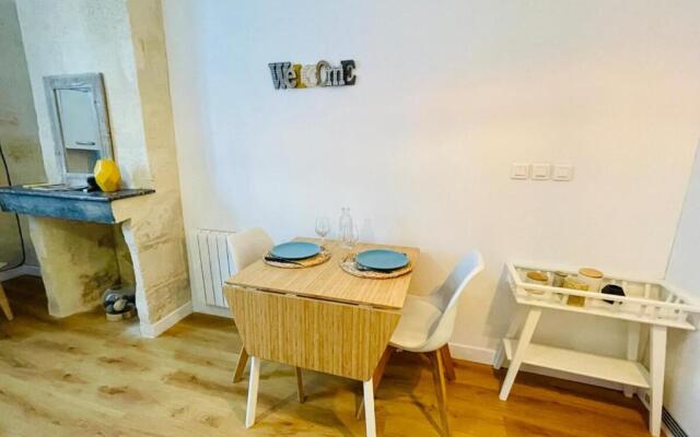 Furnished Studio in A Quiet Authentic Area Near All Amenities