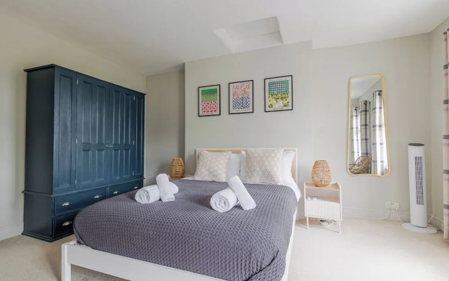 Stylish 5BD Townhouse in Leamington Spa