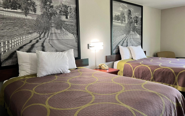 Super 8 by Wyndham Vincennes