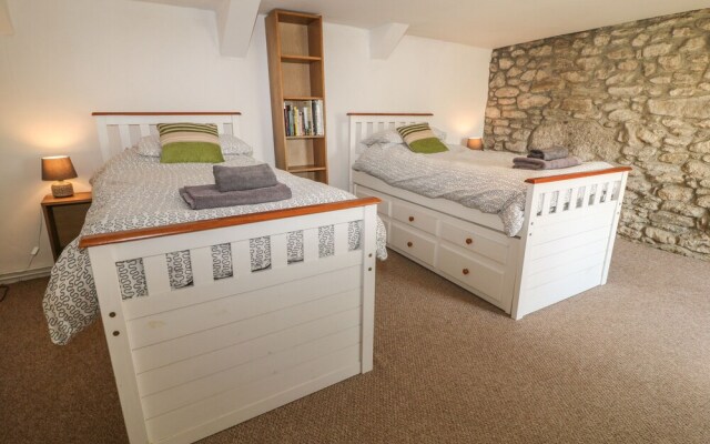 Blackadon Farm Cottage