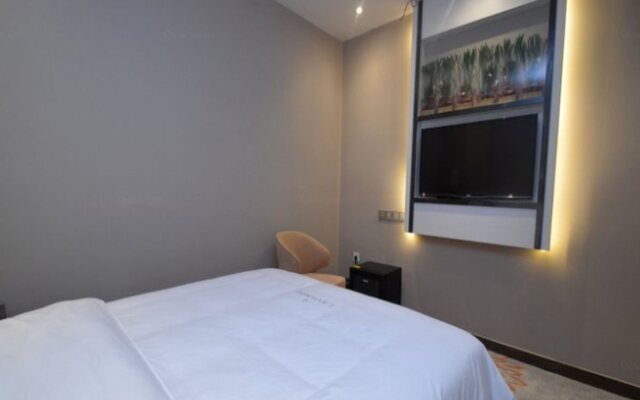 Lavande Hotel Nanjin Shuiximen Mochou Lake Garden
