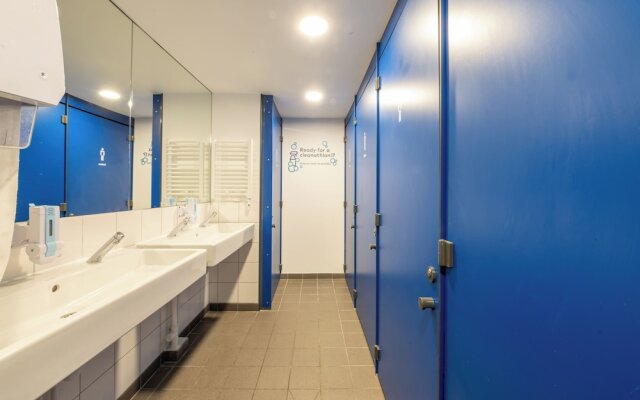 Ucpa Sport Station Hostel Paris