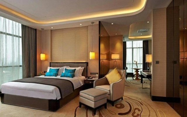 Pacific Regency Hotel Suites