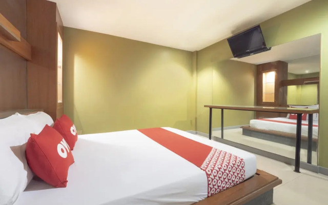OYO 75382 Chonburi Hotel