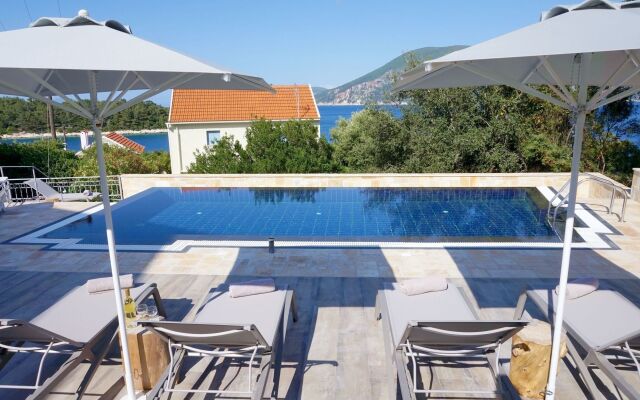 Faros Residence - Adults Only