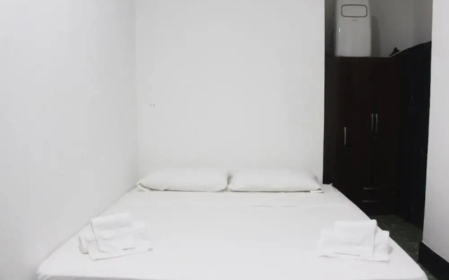 Edens Garden Hostal - Hostel