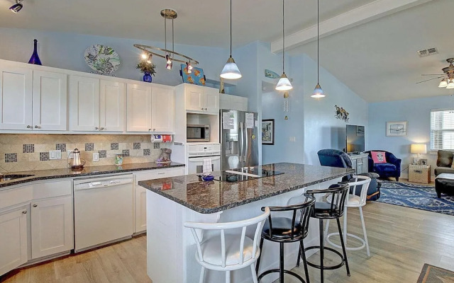 Spacious & Pet Friendly + Game Room Sleeps 10