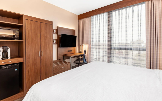 Holiday Inn Express NYC Brooklyn - Sunset Park by IHG