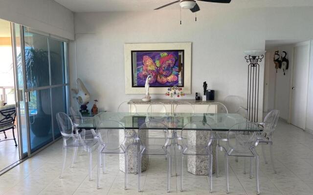 Comfortable Beachfront apartment in Acapulco