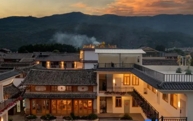 Xiaoshan Yue Homestay (Baisha Ancient Town)