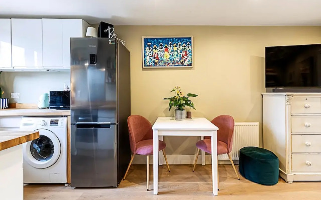 A Stylish Haven Near Portobello Road
