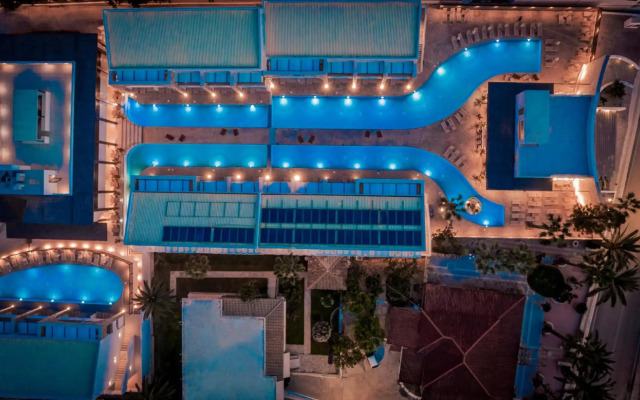 Cavo Suites