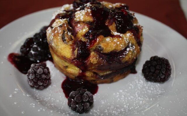 The Inn at Shasta Lake