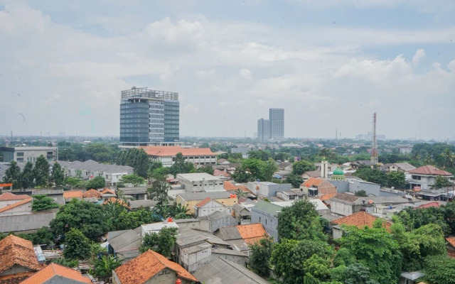 Spacious and Compact Studio Room at Bintaro Icon Apartment