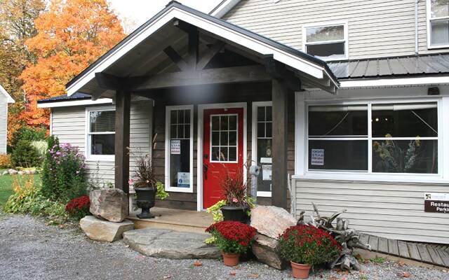 Oakview Lodge & Marina