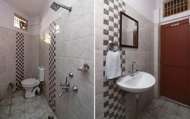 OYO 24103 Akbar Guest House
