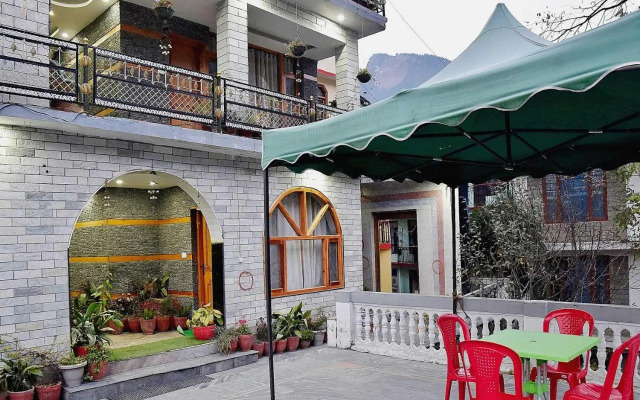 OYO 10372 Hotel Whistling Winds