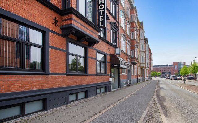 hotelImage