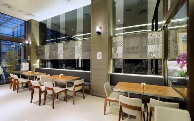 Su's Traveller Abode