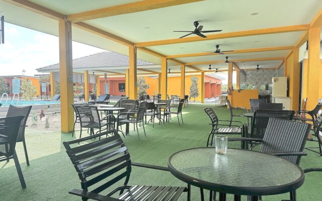 Capital O 90949 Pelangi Beach Resort Mersing