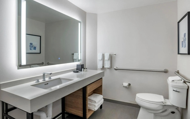 Sheraton Suites Wilmington Downtown