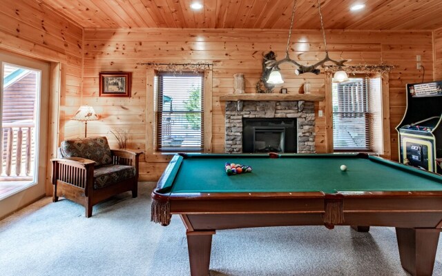 SmokyStays 5 Bedroom Cabin