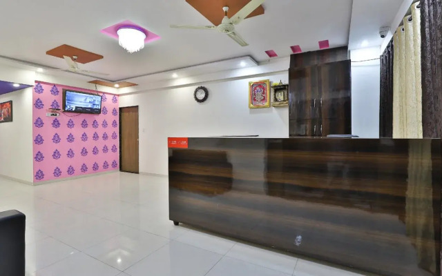 Maahi Palace By OYO Rooms
