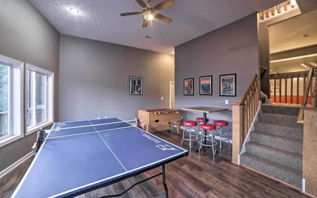 Family-friendly Massanutten Home w/ Slope Views!