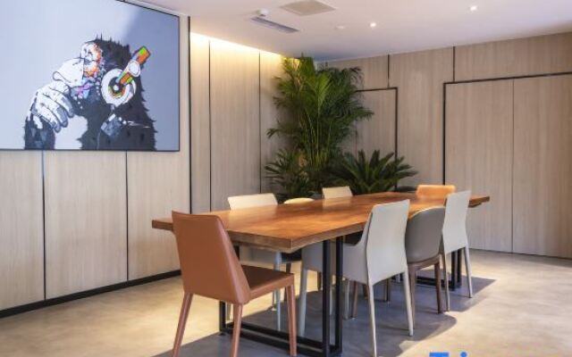 We Light Hotel (Beijing Xinjiekou)