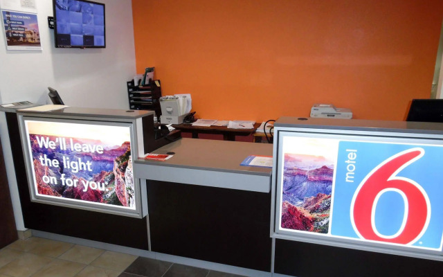 Motel 6 Dallas - Irving DFW Airport East