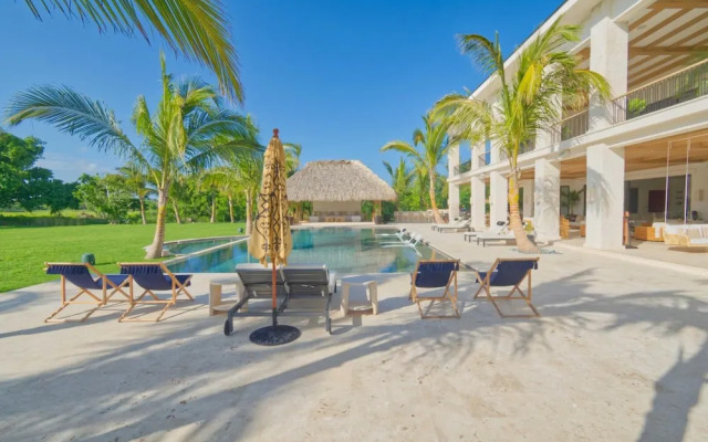 Luxury Villa With Heated Pool Jacuzzi Full Staff