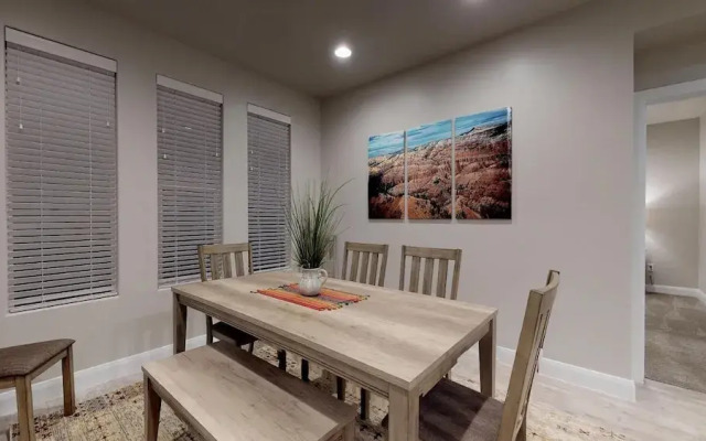 Arroyo Casita 4 Bedroom Townhouse by RedAwning