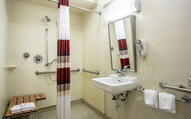 Red Roof Inn PLUS+ Nashville Airport