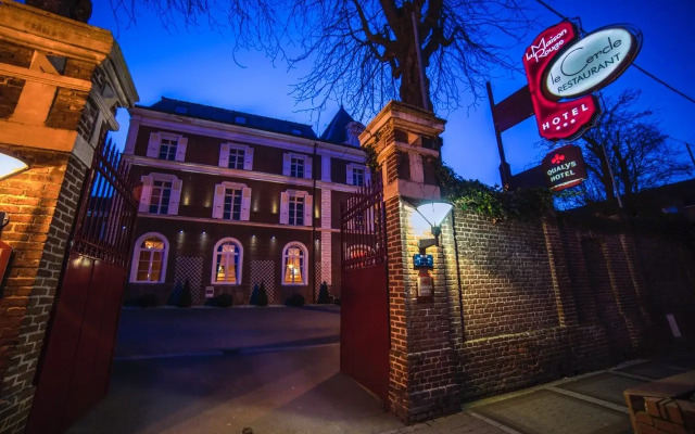 The Originals Boutique, La Maison Rouge