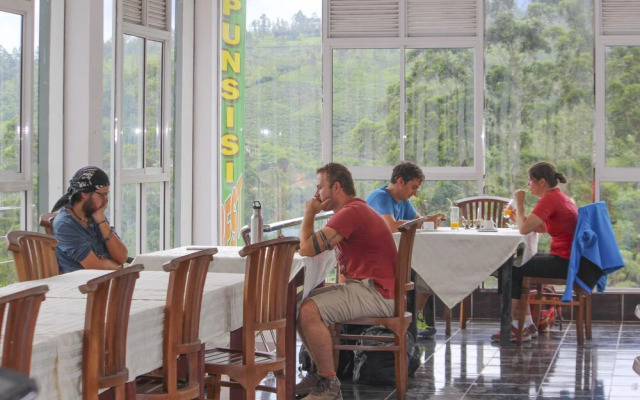 Punsisi Rest Hotel