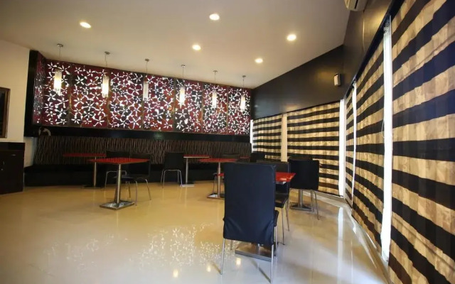 OYO Premium Gujarat College Ellisbridge