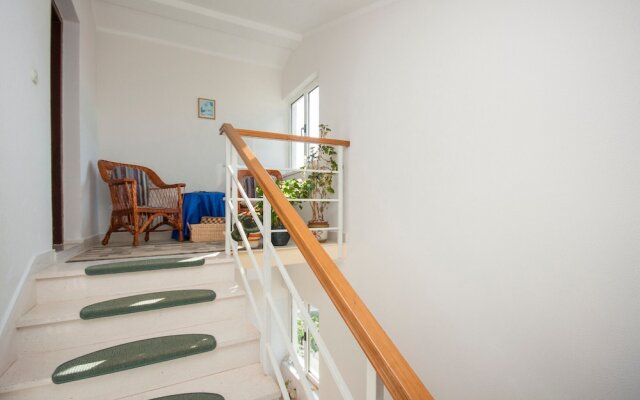 Apartments Maretic