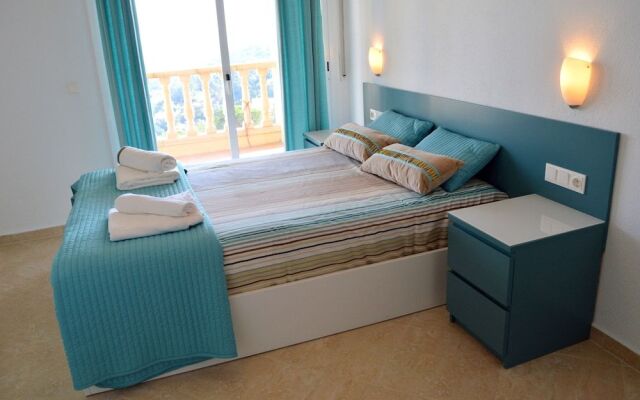 Santa Flora Holiday House
