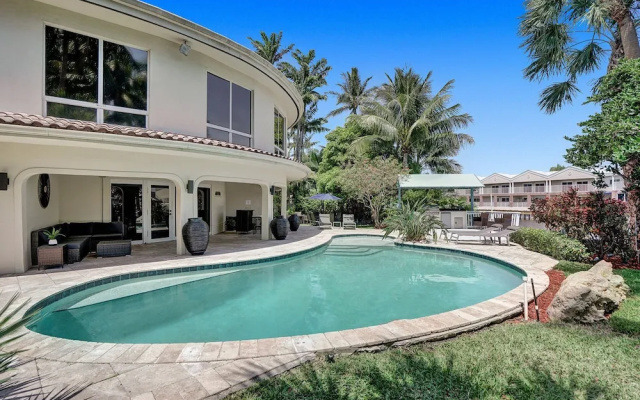 Waterfront 7BR Villa with Heated Pool