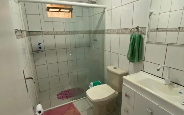 CASA com 3 QUARTOS 1000M DA PRAIA