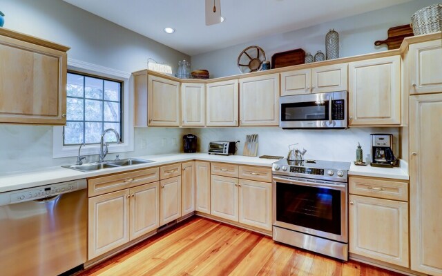 4 Iron Clad Holiday Home