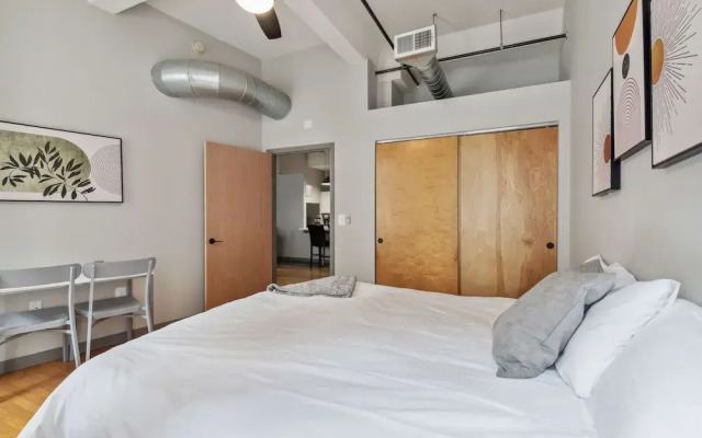 Spacious 2BR Downtown Retreat