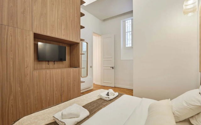 Saint Honore Luxury Apartment With AC